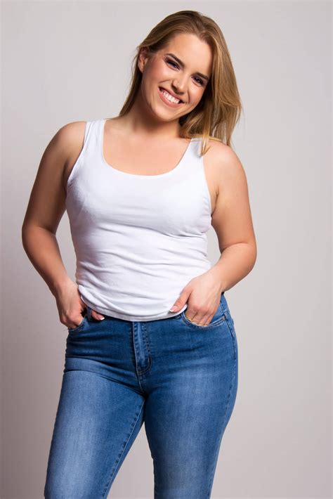 Curvy model. Things To Know About Curvy model. 